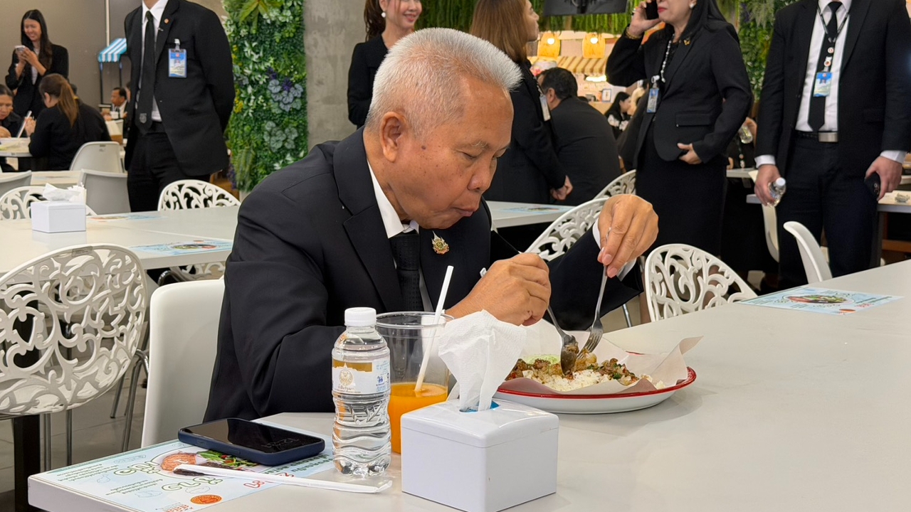 “โสภณ” ประธานสภาฯ นำซื้อข้าวกินเอง เตรียมนัดถก สวัสดิการอาหารกลางวัน สส. จันทร์ที่ 30 มีนาคมนี้