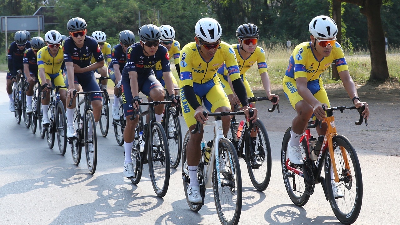 Tour of Thailand Long-Distance Cycling Race Kicks Off with 19 Teams Competing in Stage One