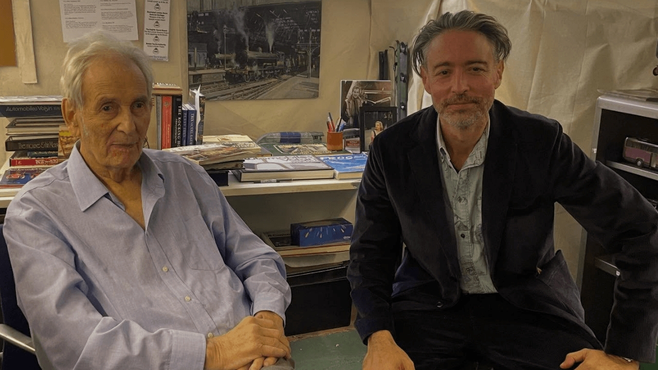 ฮิวโก้ จุลจักร เผยภาพน่ารักคู่คุณพ่อวัย 90 ปี เป็นครั้งแรก ส่งต่อความหล่อจากรุ่นสู่รุ่น