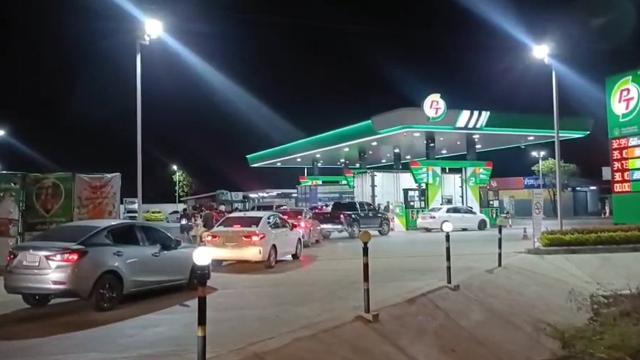 โกลาหลคนแห่เติม "น้ำมัน" หลังพรุ่งนี้ "เบนซิน-ดีเซล" ปรับขึ้นราคารวดเดียว 6 บาท