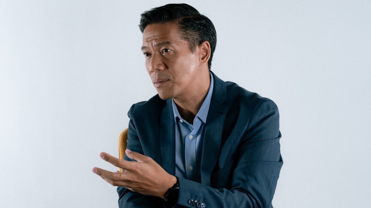 “กัณวีร์” ซัดแรงรัฐบาล ไม่รู้จักการแก้ ทำงานแบบกำปั้นทุบดิน หลังแอบขึ้นราคาน้ำมันลิตรละ 6 บาท