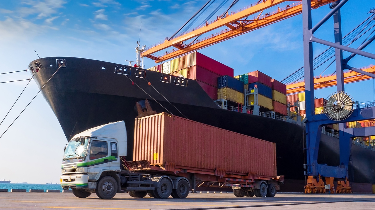 ส่งออกไทย ก.พ. 69 โต 9.9% สวนทางนำเข้าพุ่ง ดันขาดดุล 2 เดือน ทะลุ 2 แสนล้าน