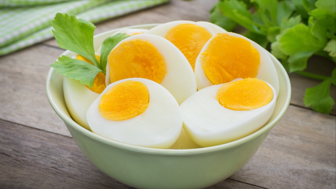 กินไข่ต้มทุกวันดีไหม เผยเคล็ดลับกินไข่อย่างไร ไม่ให้คอเลสเตอรอลพุ่ง