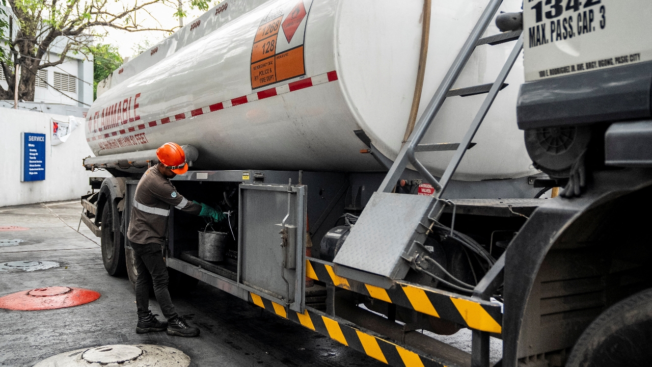 ฟิลิปปินส์ประสานสหรัฐฯ ขอผ่อนปรนนำเข้าน้ำมัน แก้วิกฤตพลังงานจากสงคราม