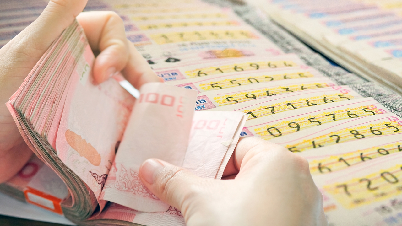 จัดอันดับราศี "ดวงเฮง" รับอาทิตย์มหาอุจจ์ เมษายน 69 ใครบ้างโชคลาภระดับ 5 ดาว