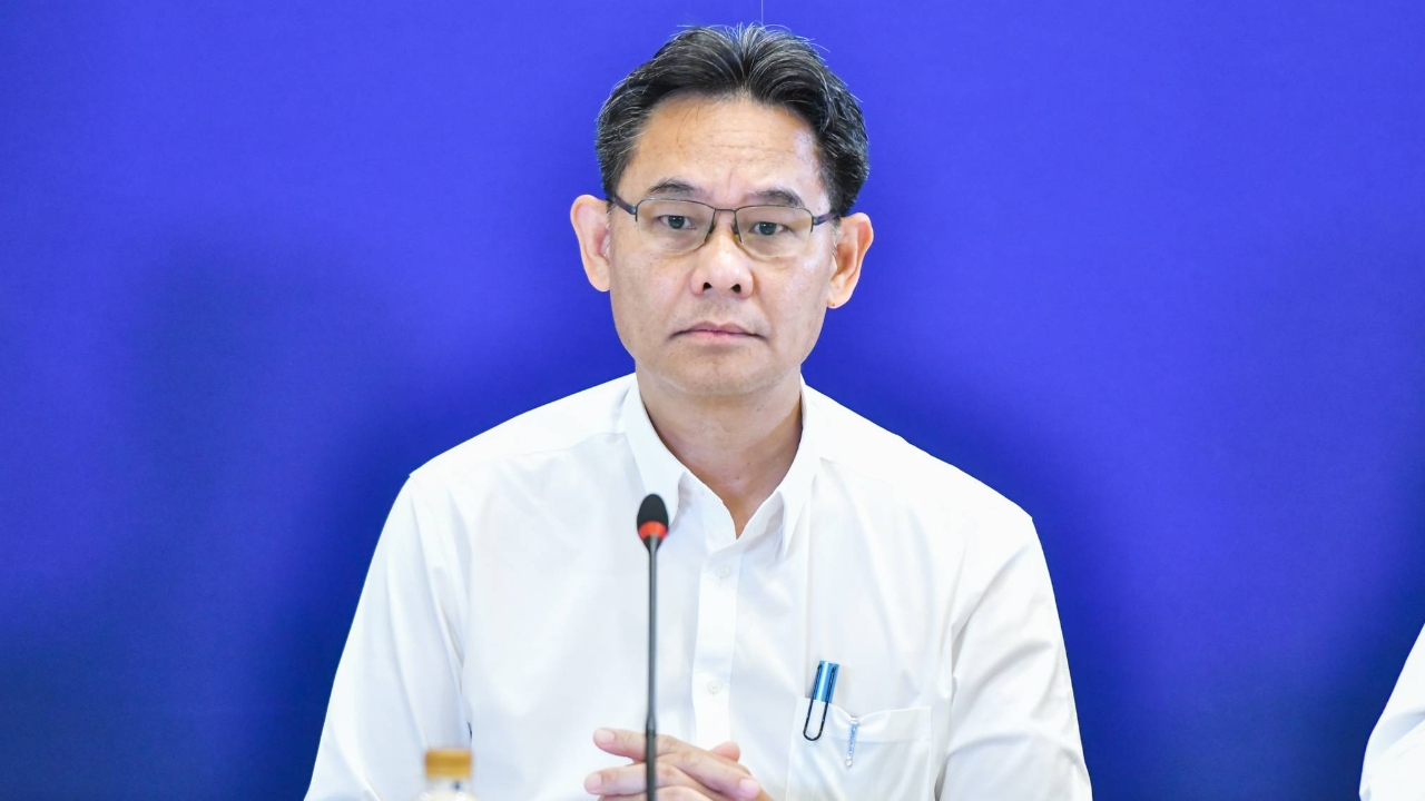 เลขาฯ สภาพัฒน์ ย้ำน้ำมันดิบเพียงพอ ชี้ ตรวจสอบแล้วไม่พบคลังน้ำมัน-ปั๊ม จ่ายน้ำมันผิดปกติ