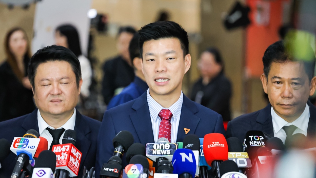 “เท้ง” เผย จัดทัพ 20 สส. ถกตลอด 2 วัน ไม่เสียกำลังใจ ป.ป.ช. ยื่นฟ้องศาลฎีกา