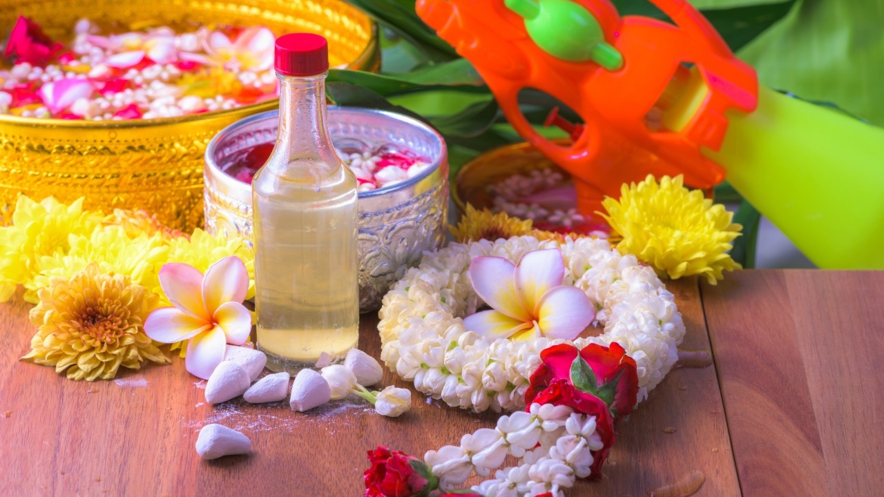 สงกรานต์ขายอะไรดี รวม 10 สินค้าน่าขาย กำไรดี หาอาชีพเสริมวันสงกรานต์ 2569