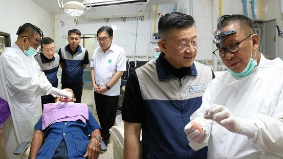 คืนรอยยิ้ม คืนชีวิต รากฟันเทียมฝีมือไทย