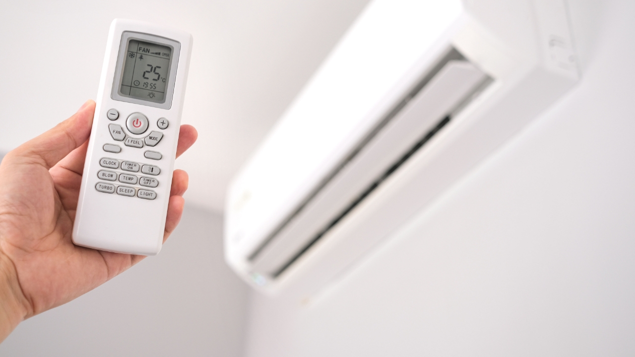 เทคนิค 5 วิธีประหยัดแอร์หน้าร้อน เปิดแอร์อย่างไร ให้ประหยัดไฟที่สุด