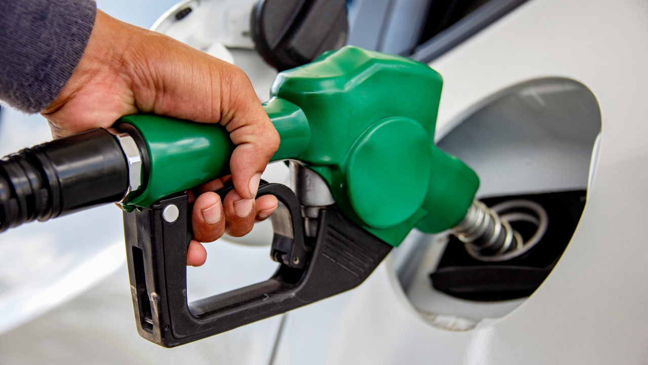 ปตท.-บางจาก ปรับลดราคาน้ำมันดีเซล มีผลตี 5 พรุ่งนี้ 9 เมษายน 2569