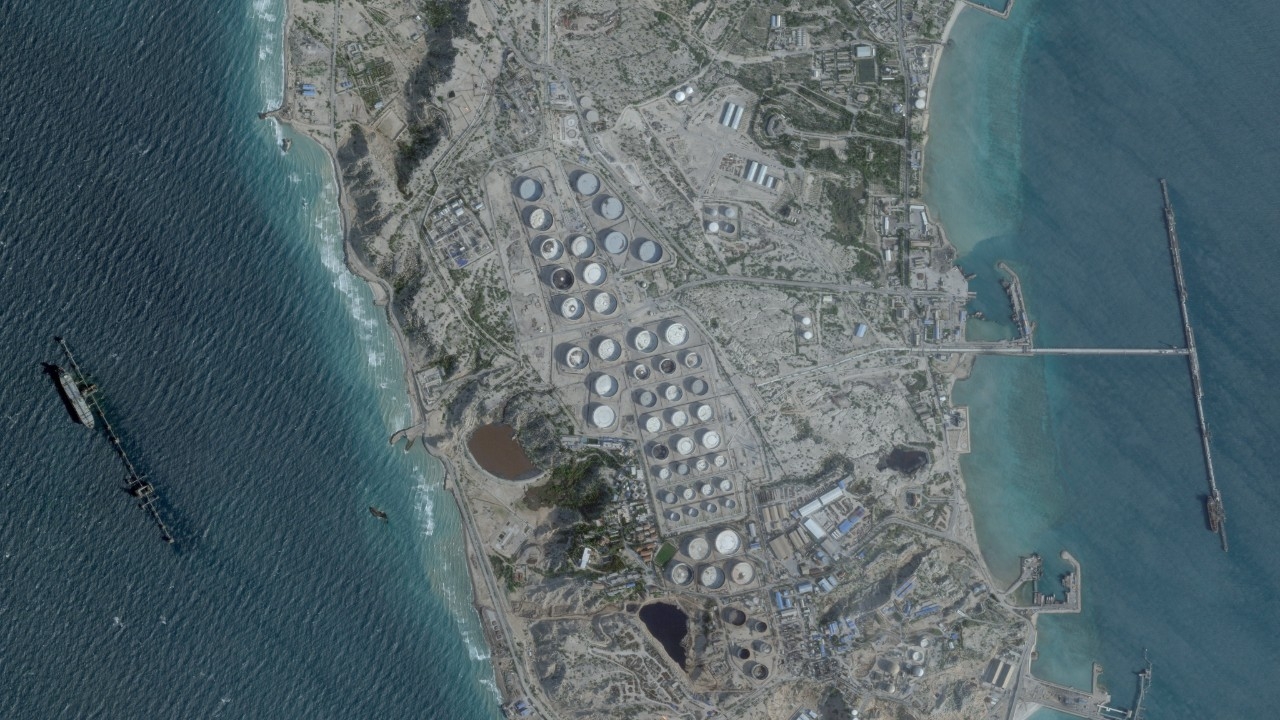 สหรัฐฯ โจมตี “เกาะคาร์ก” ของอิหร่านรอบ 2 อ้างถล่มเป้าหมายทางทหาร