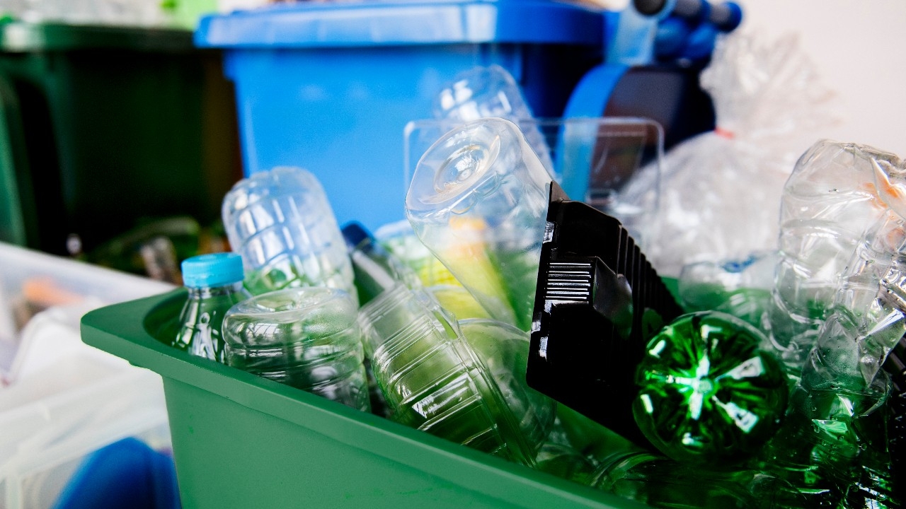 เปลี่ยนขยะเป็นเงิน กทม.จัดกิจกรรม "ไม่เทรวม" แลกน้ำมันใหม่-ส่งต่อขยะรีไซเคิล 8 เมษายนนี้