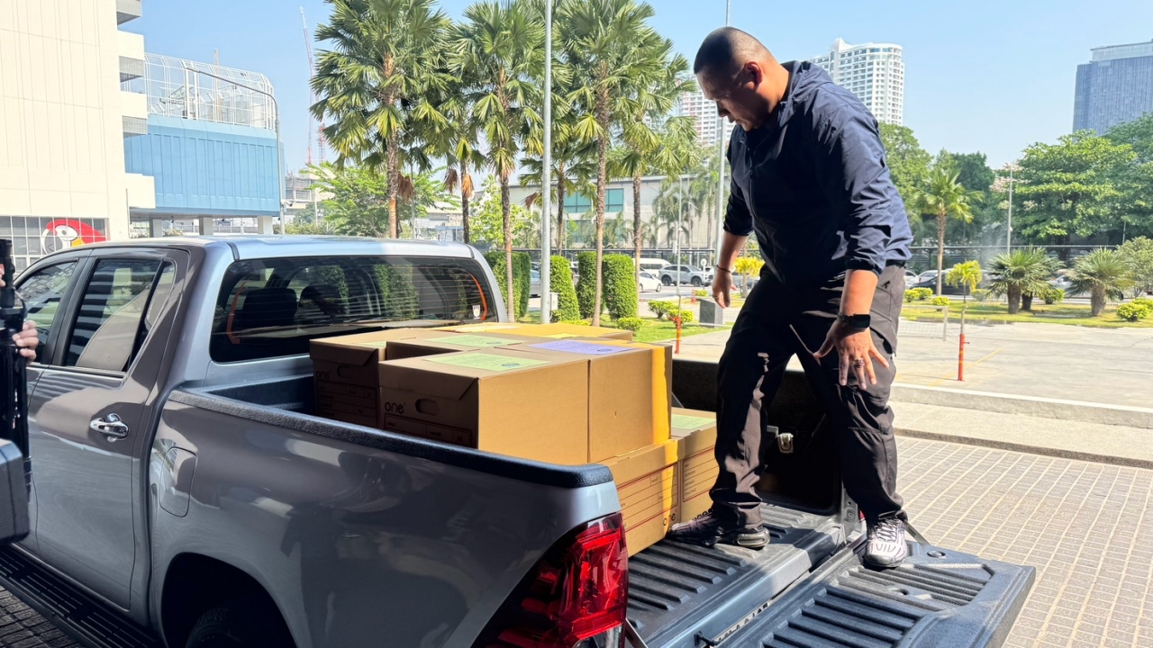 ขนสำนวน 45 แฟ้ม ส่งอัยการ ฟัน “บิ๊กโจ๊ก” พร้อมพวก คดีสินบนทองคำ 246 บาท