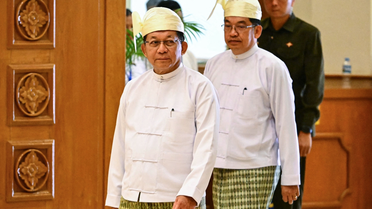 "มิน อ่อง หล่าย" สาบานตนรับตำแหน่งประธานาธิบดีเมียนมา