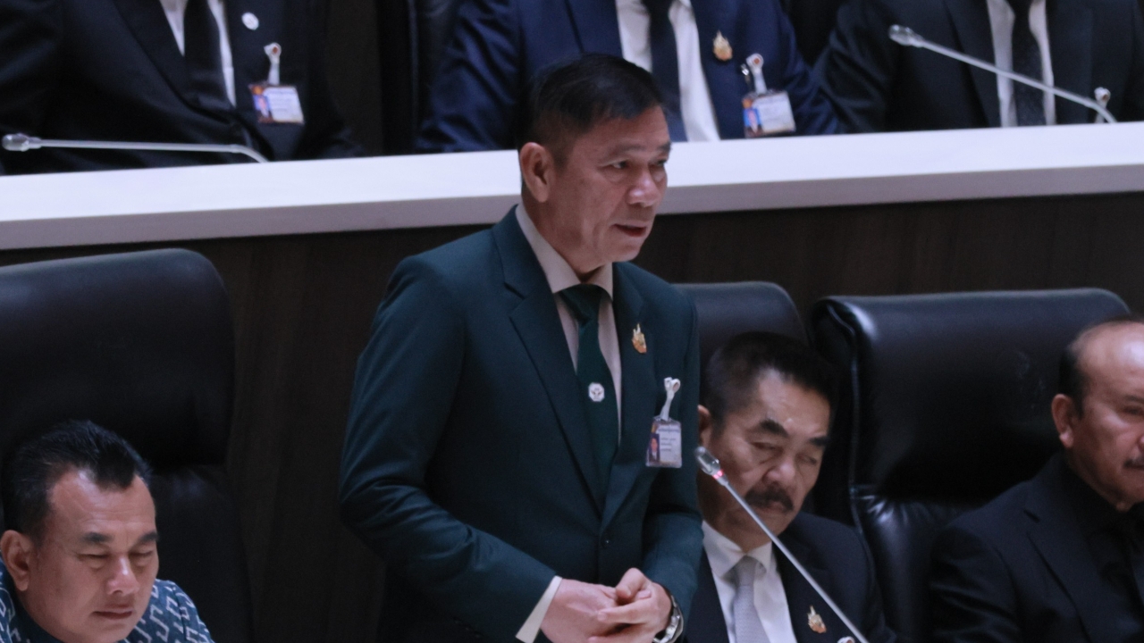 สส.กล้าธรรม ซัดเกษตรกรจนไม่ไหวจะตายแล้ว ชี้นโยบายรัฐ หวังแค่ขายฝัน