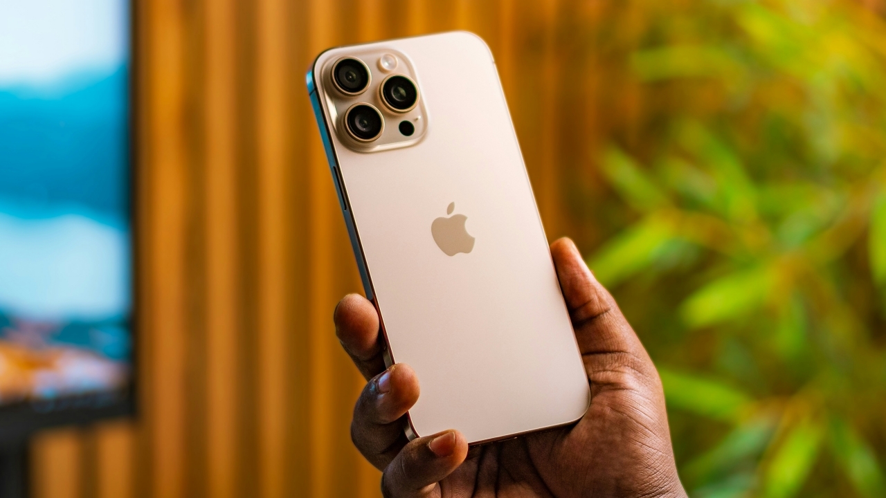 Apple หั่นเป้ายอดส่งมอบ iPhone Ultra เหลือ 3 ล้านเครื่อง