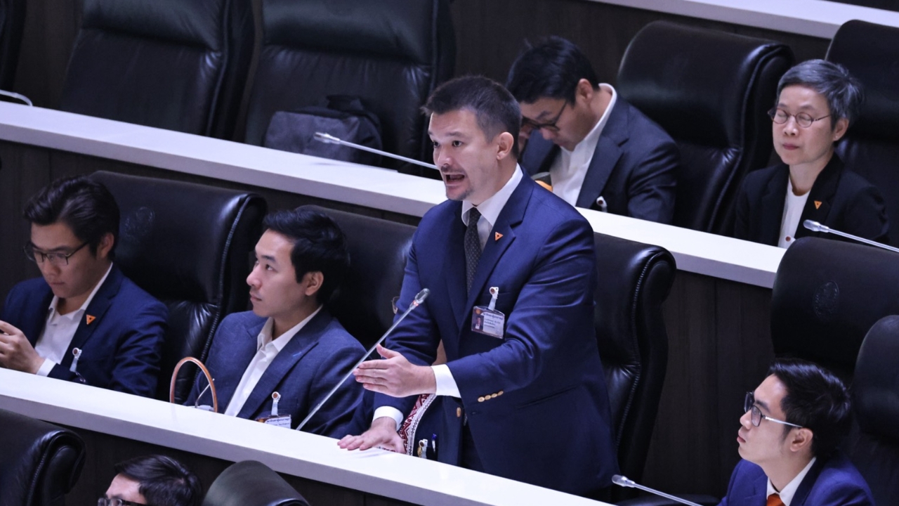 “ภัทรพงษ์” ซัดรัฐบาลทำงานไม่เป็น จัดการฝุ่นพิษ PM2.5 ไฟป่า ล้มเหลว “อนุทิน” ไม่มีภาวะผู้นำ