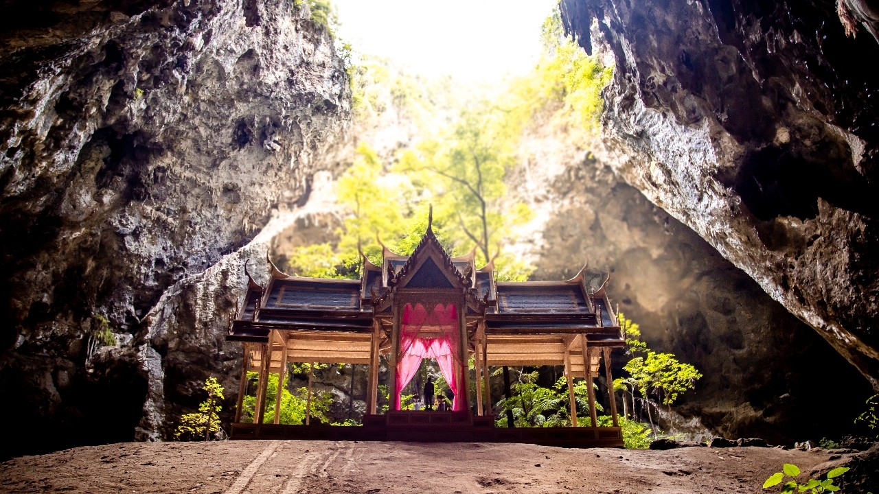 5 เรื่องควรรู้ก่อนพิชิต "ถ้ำพระยานคร" ปี 2569 เช็กช่วงเวลา "แสงส่องสว่าง" สวยที่สุด