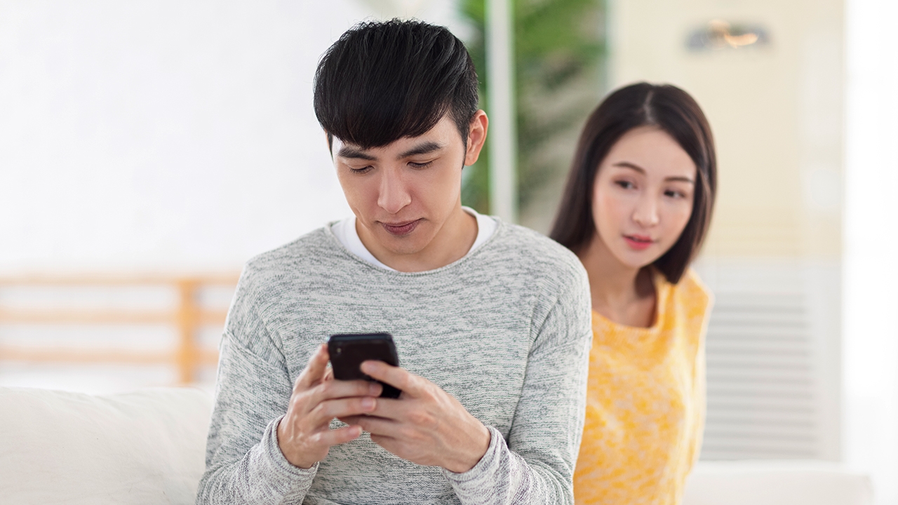 ผู้ชายเจ้าชู้ดูยังไง? เช็ก 12 ลักษณะผู้ชายเจ้าชู้ เช็กให้ครบก่อนจบที่น้ำตา