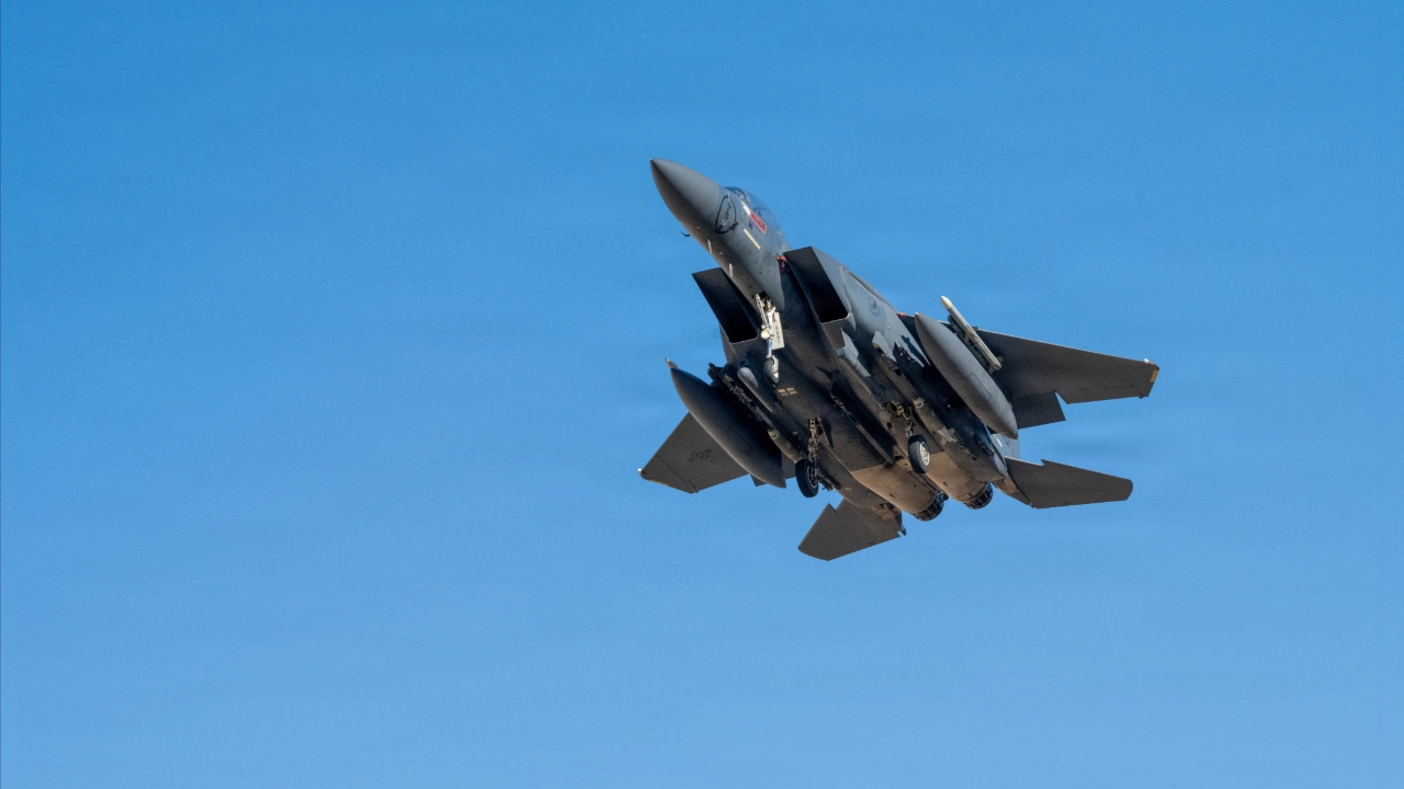 อิหร่านอ้าง สอย F-15 สหรัฐฯ ร่วง สั่งค้นหา-จับเป็นนักบิน