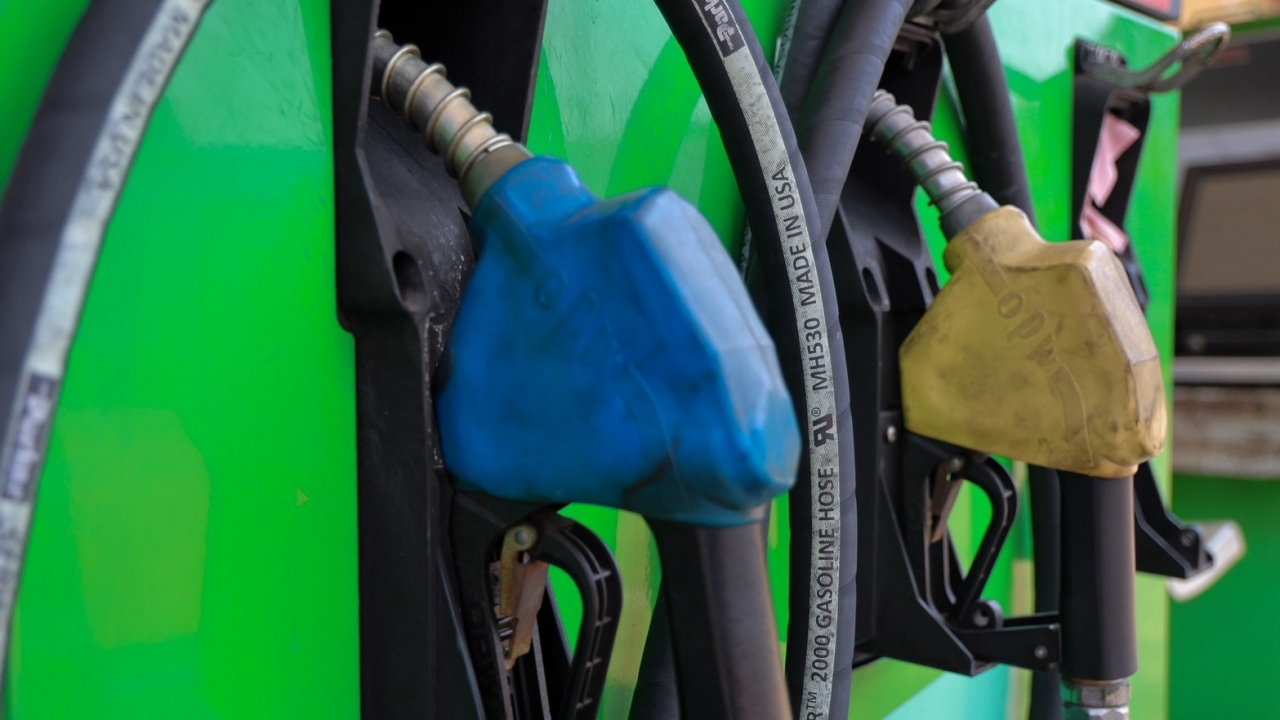 ราคาน้ำมันพรุ่งนี้ 4 เมษายน 2569 ราคาน้ำมันเบนซิน น้ำมันดีเซล ลิตรและกี่บาทแล้ว