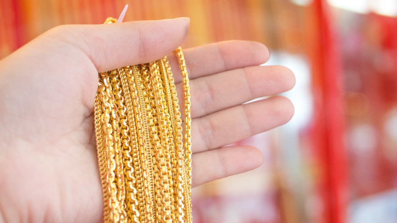 อัปเดตราคาทองวันนี้ 4 เม.ย. 69 ปิดตลาดคงที่ ทองรูปพรรณขายออก 73,000 บาท