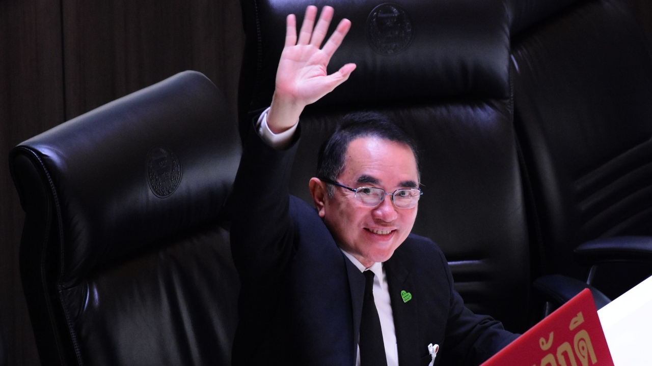 “หมอวรงค์” ซัดกลับ “ปิยบุตร” ไปตรวจสอบบ้านตัวเองก่อนตรวจสอบคนอื่น