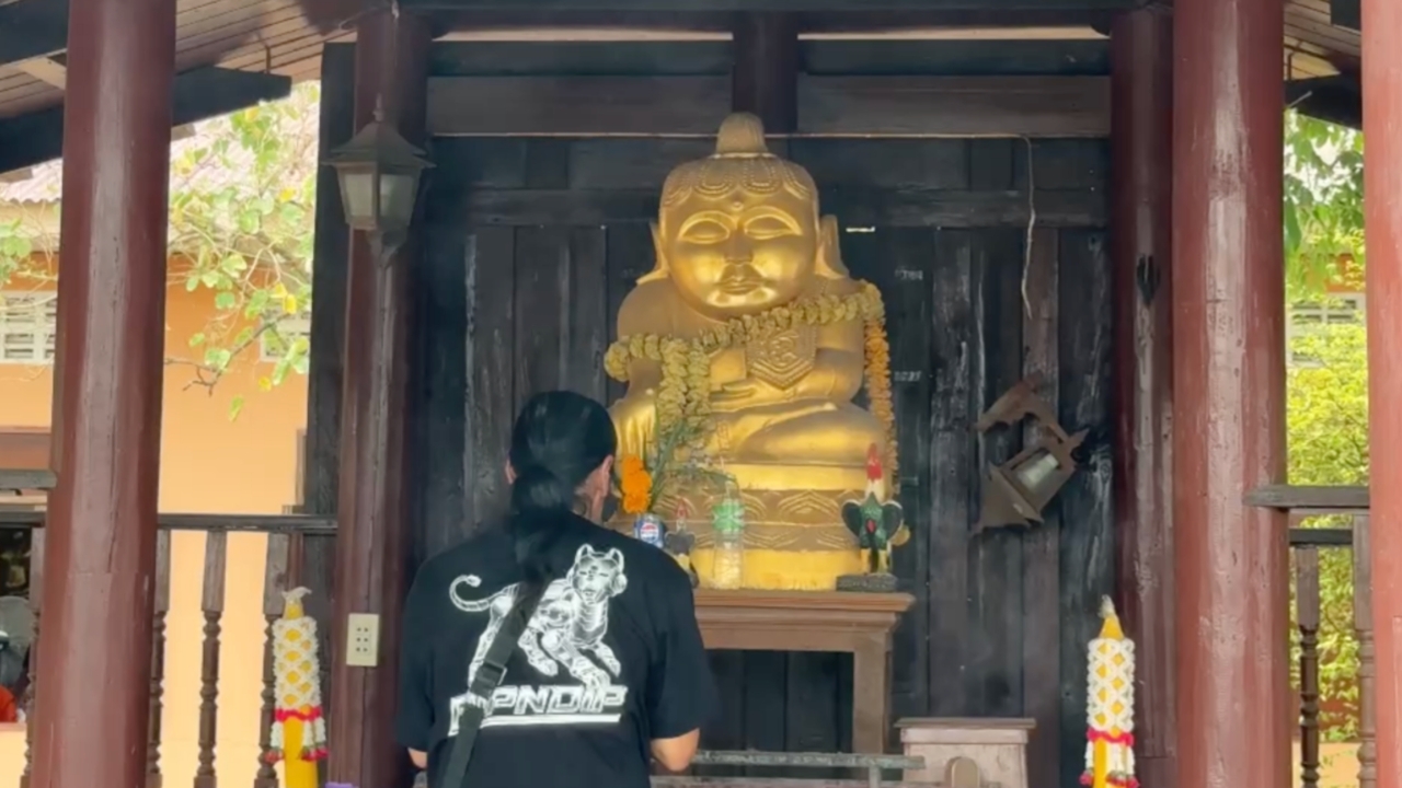 "ชัช ตลาดไท" แก้บน “หลวงพ่อบัวเข็ม” วัดโตนดเตี้ย หลังรับโชคปังถูกหวย 211 ใบ