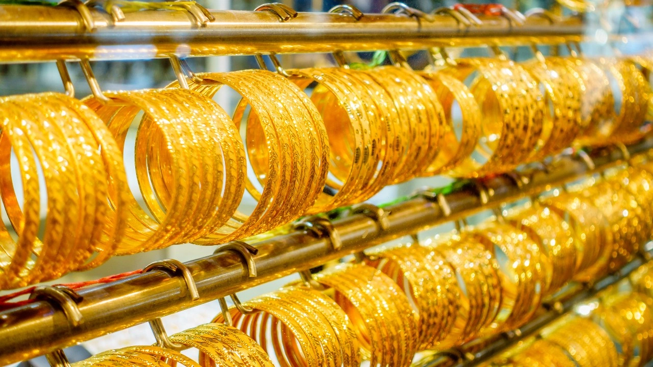 อัปเดตราคาทองวันนี้ 1 เม.ย. 69 ปิดตลาดปรับขึ้น 1,700 ทองคำแท่งขายออก 72,900  บาท