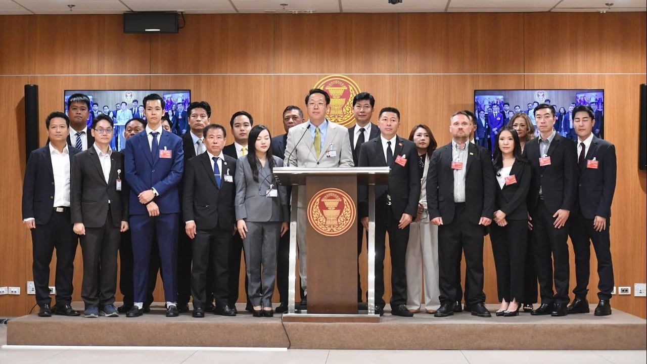 พรรคเศรษฐกิจ หนุนเปิดนำเข้าเสรี-ลดภาษีเต็มรูปแบบ ยกเลิกกองทุนน้ำมัน เชื่อทำราคาถูกได้ทันที