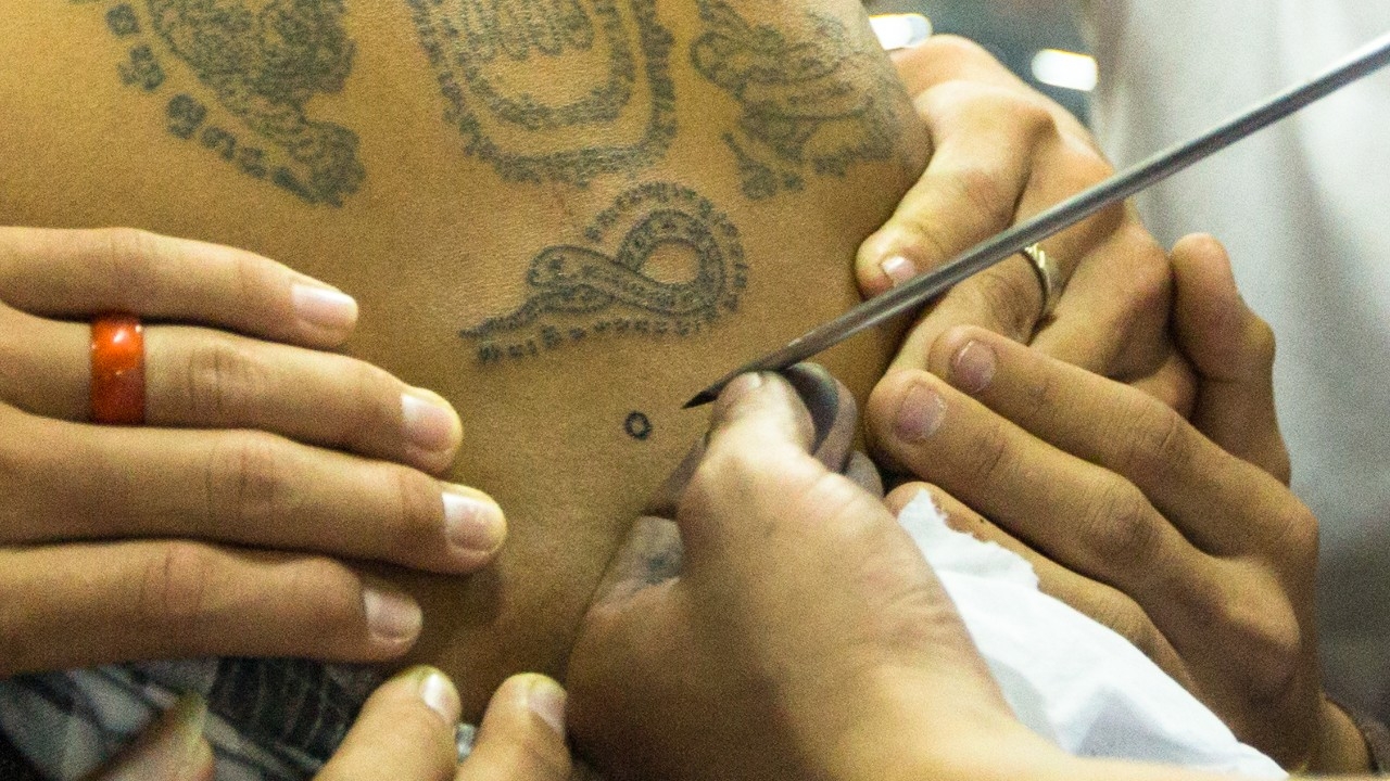 รอยสักหรือของขลัง? ถอดรหัส "การสักยันต์ไทย" ทำไมคนไทยและทั่วโลกถึงศรัทธา