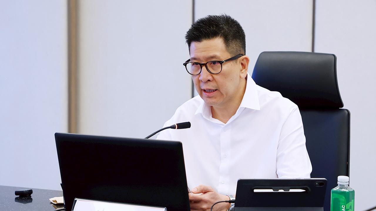 “เอกนิติ” สั่งรื้อโครงสร้างราคาน้ำมัน หั่นค่าการกลั่น-การตลาด จ่อชง ครม. 6 เม.ย.นี้