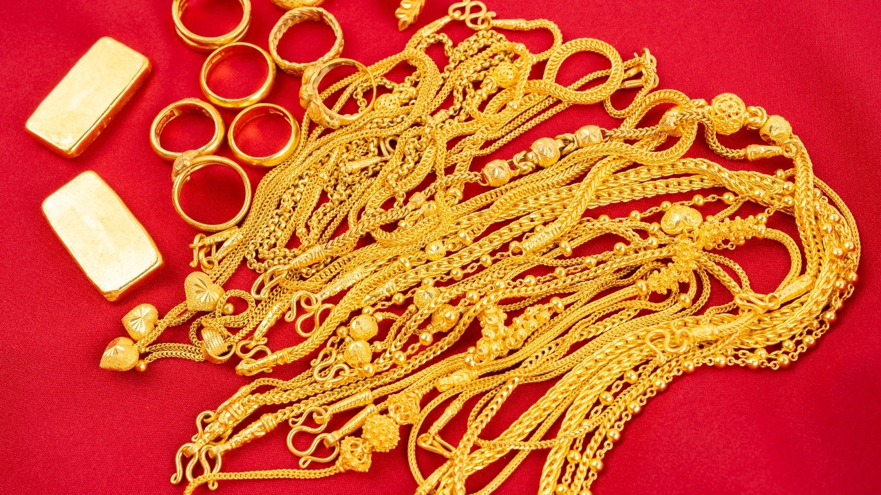 อัปเดตราคาทองวันนี้ 2 เม.ย. 69 ปิดตลาดปรับลง 1,200 ทองคำแท่งขายออก 71,700 บาท