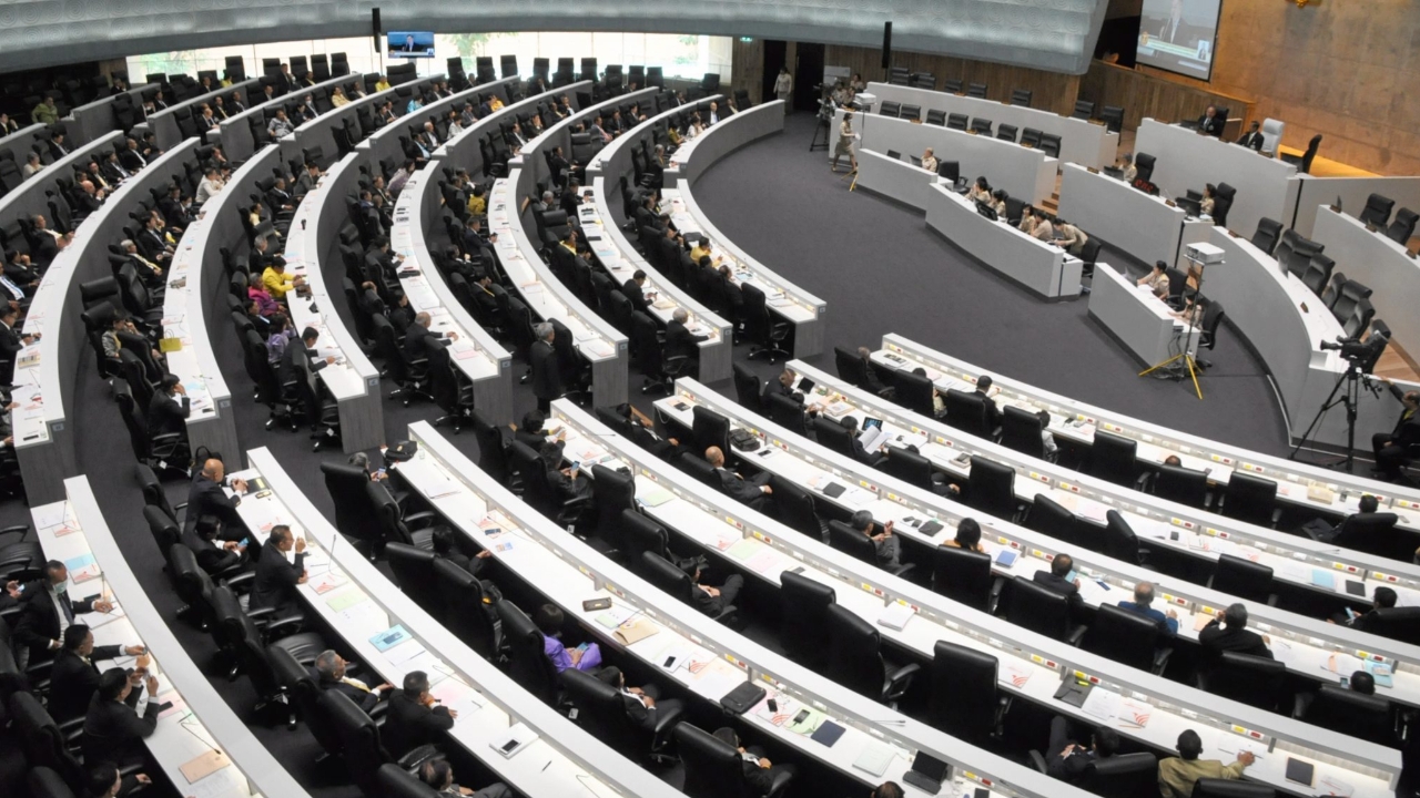 สว. จ่อหักเงินประจำตำแหน่งคนละ 1 หมื่น จ่ายค่าอาหารกลางวันเอง 