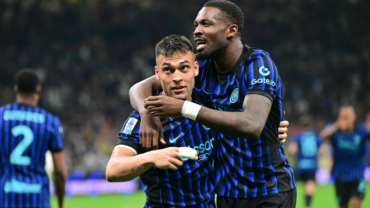 Inter Milan Thrashes Roma, Extends Lead at Top of Serie A