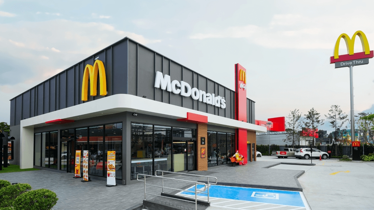 แมคโดนัลด์ดึงเพาเวอร์พัฟเกิร์ล ทำกล่องสุ่มดึงลูกค้า Gen Z