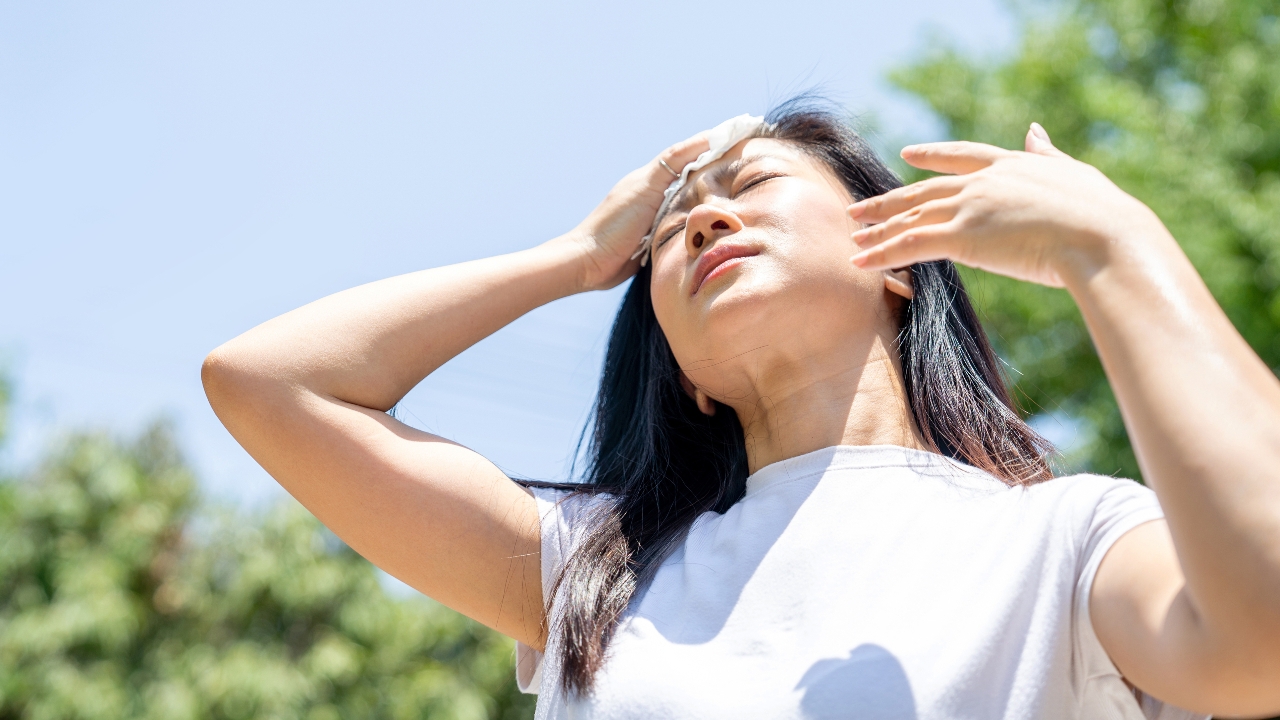 รัฐบาลเตือนระวัง “ฮีทสโตรก” หลายพื้นที่อุณหภูมิอาจสูง 42-43 องศาฯ ยาวถึงกลาง พ.ค.