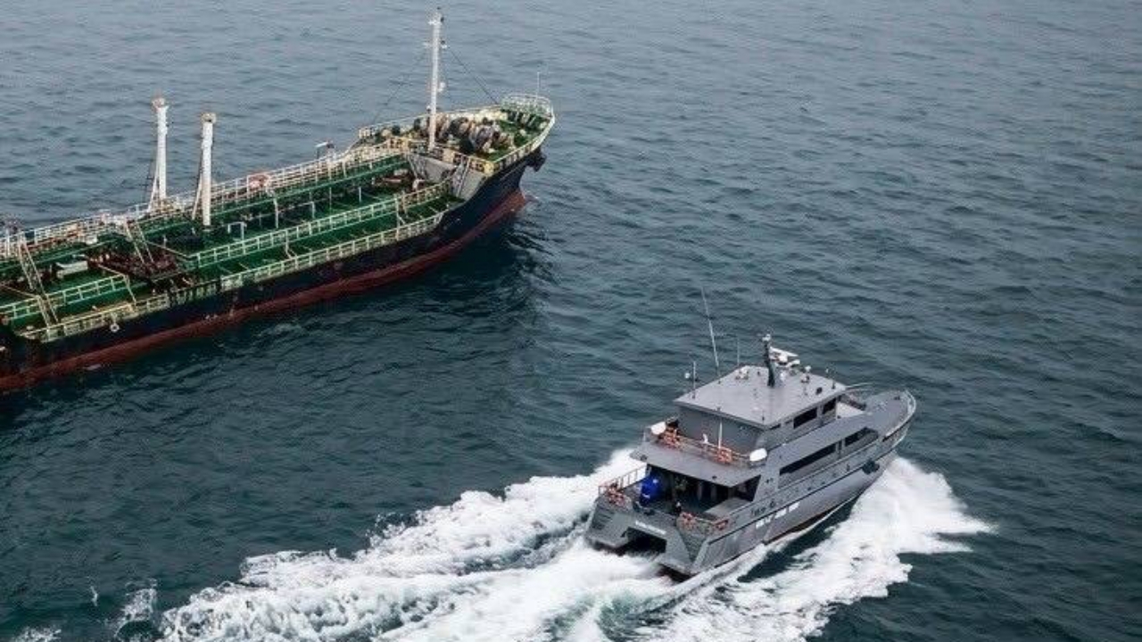 ตร.เปิดแผน 2 เรือน้ำมัน เดินเรือล่าช้า คาดประวิงเวลารอน้ำมันขึ้น ฟันกำไร 48 ล้าน