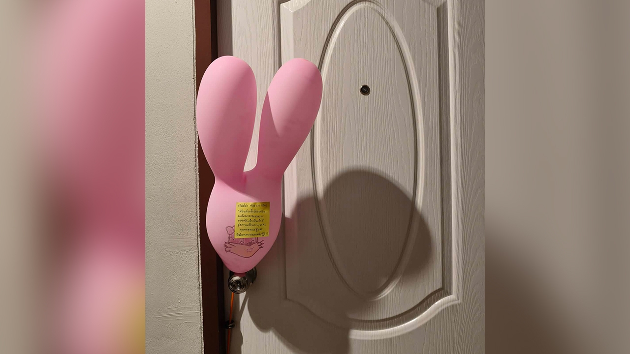 คุณพ่อลูกอ่อน โพสต์ภาพ "กระดาษบนลูกโป่ง" จากเพื่อนข้างห้อง อ่านแล้วทำใจฟูมาก