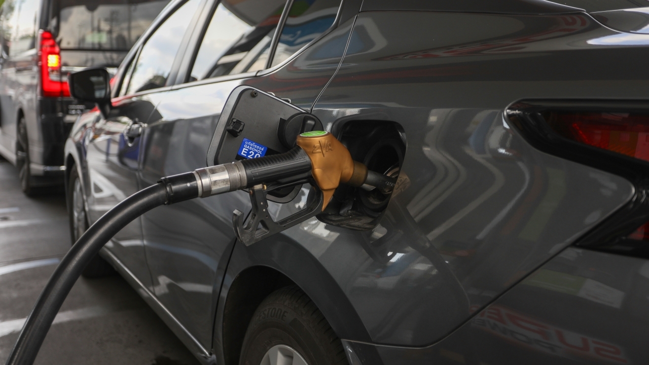 ราคาน้ำมันพรุ่งนี้ 17 เมษายน 2569 อัปเดตราคาน้ำมันเบนซิน ดีเซล ลิตรละเท่าไร