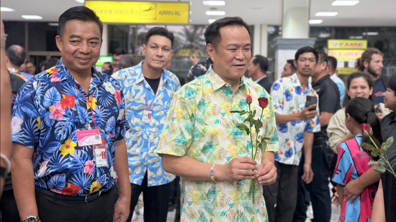 “อนุทิน” สวมเสื้อลายดอกมาชุมพร เปิดงาน“วันไหลบางเบิด” กระตุ้นท่องเที่ยว