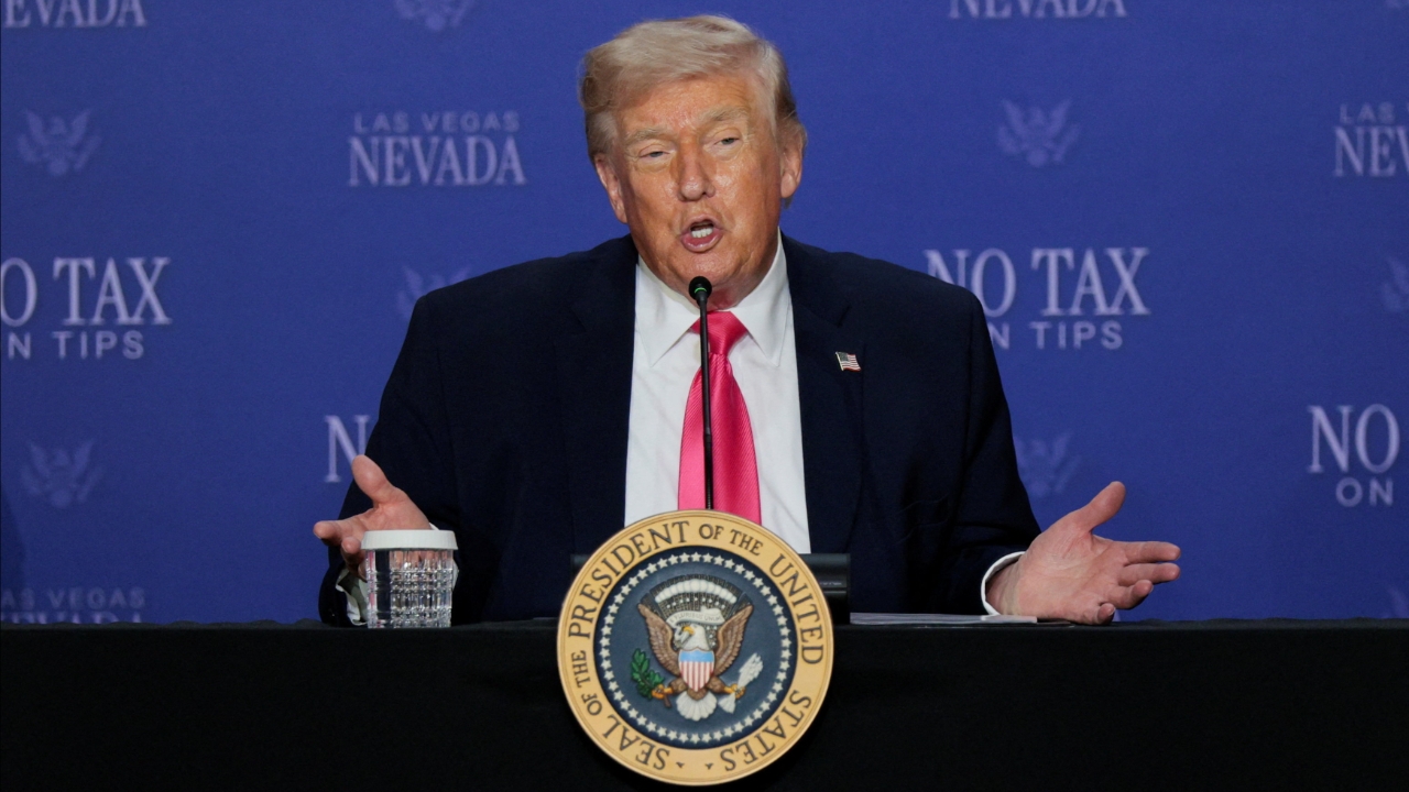 ทรัมป์ขอบคุณอิหร่านเปิดช่องแคบฮอร์มุซ แต่ย้ำสหรัฐฯ จะปิดล้อมท่าเรืออิหร่านจนกว่าจะบรรลุข้อตกลง