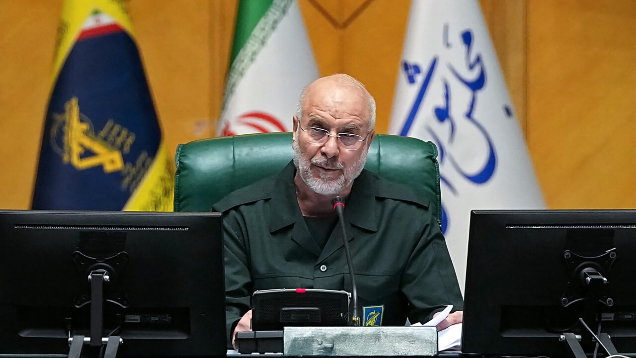 อิหร่านขู่กลับมาปิดช่องแคบฮอร์มุซ หากสหรัฐฯ ไม่ยกเลิกปิดล้อมท่าเรือ