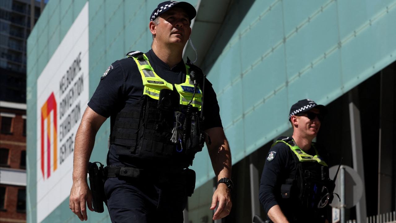 ตีนผีขับรถพุ่งชนคนบนทางเท้าในเมลเบิร์น ดับ 1 เจ็บสาหัสอีก 1