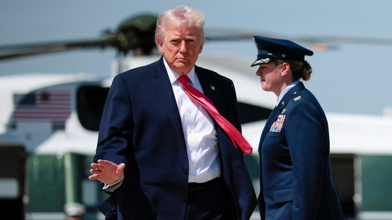 ทรัมป์เผยดีลสันติภาพสงครามตะวันออกกลางใกล้บรรลุ หลังอิหร่านยอมส่งมอบยูเรเนียมเสริมสมรรถนะให้