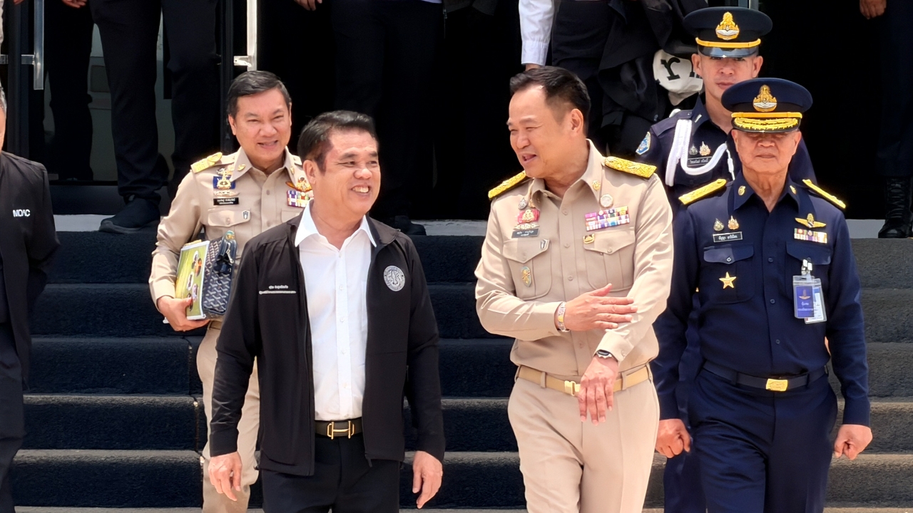 นายกฯ บินเชียงใหม่ ติดตามไฟป่า-ฝุ่น PM 2.5 ตรวจใช้โดรนดับไฟ เร่งแก้ปัญหาภาคเหนือ