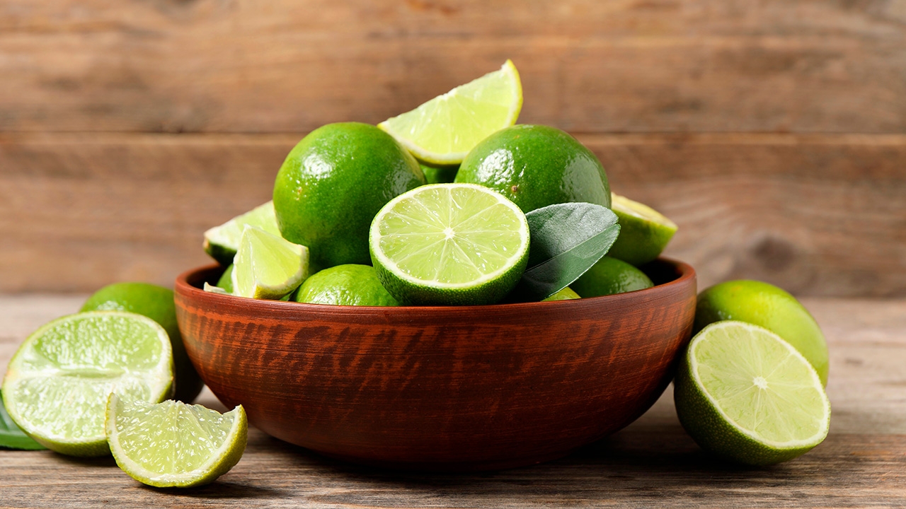 แจกวิธีเก็บมะนาวให้อยู่ได้นาน สดใหม่ ข้ามเดือน แม้ไม่มีตู้เย็นก็ทำได้ ง่ายนิดเดียว