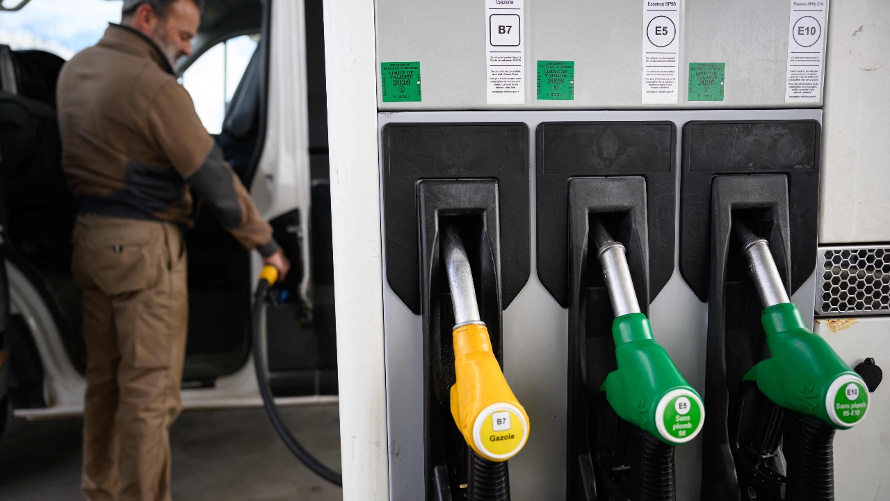 น้ำมันดิบตลาดโลกพุ่ง 7.5% หลังอิหร่านปิดช่องแคบฮอร์มุซอีกครั้ง ขณะที่ข้อตกลงหยุดยิงใกล้สิ้นสุด 