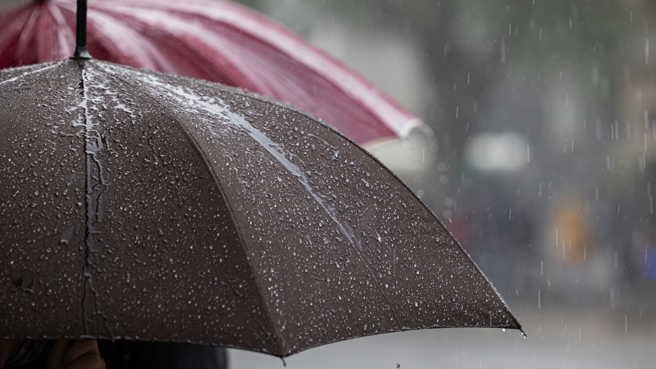 เตือน 44 จังหวัด เตรียมรับมือ "พายุฤดูร้อน" ฝนตกหนัก ลมแรง เช็กเลยที่ไหนบ้าง